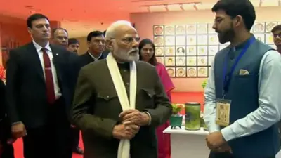 pm-modi-visits-exhibition-at-viksit-bharat-young-leaders-dialogue-1736666021010-16_9